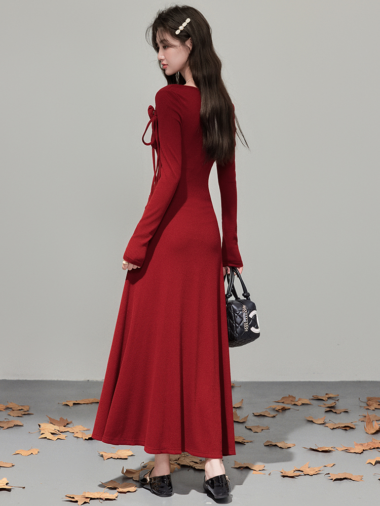 Elegant Red Hepburn Style Long Sleeve Knit Dress with Cinched Waist - Image 4