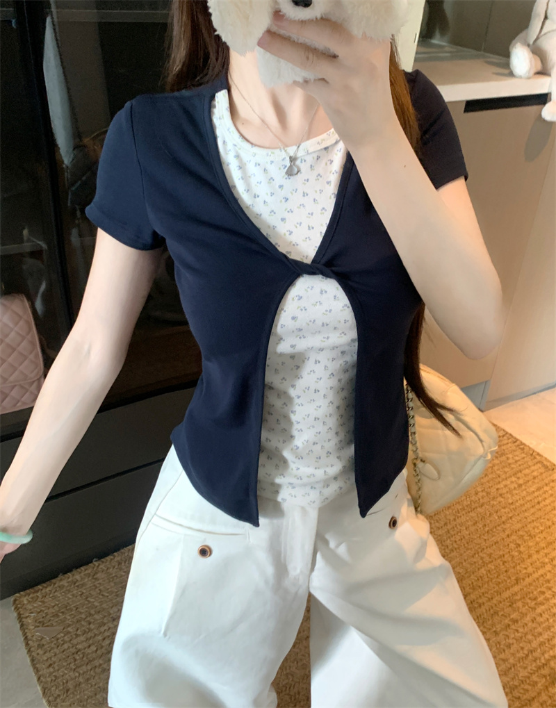 Women's Floral Print Faux Two-Piece Short Sleeve T-Shirt Summer 2026 Slimming Cropped Top - Image 3